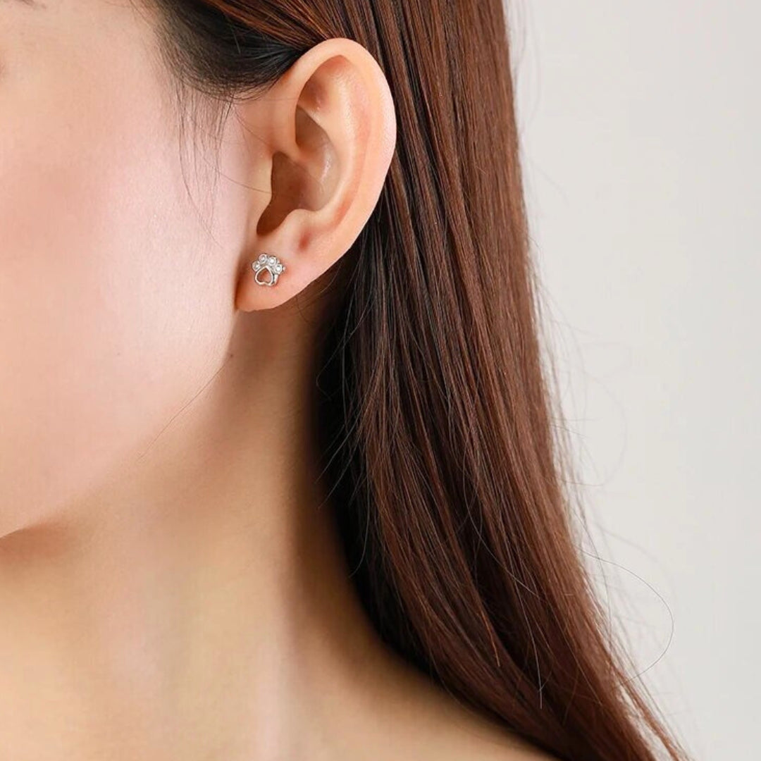 Náušnice v tvare tlapky zo striebra – Ozdobené žiarivými zirkónmi