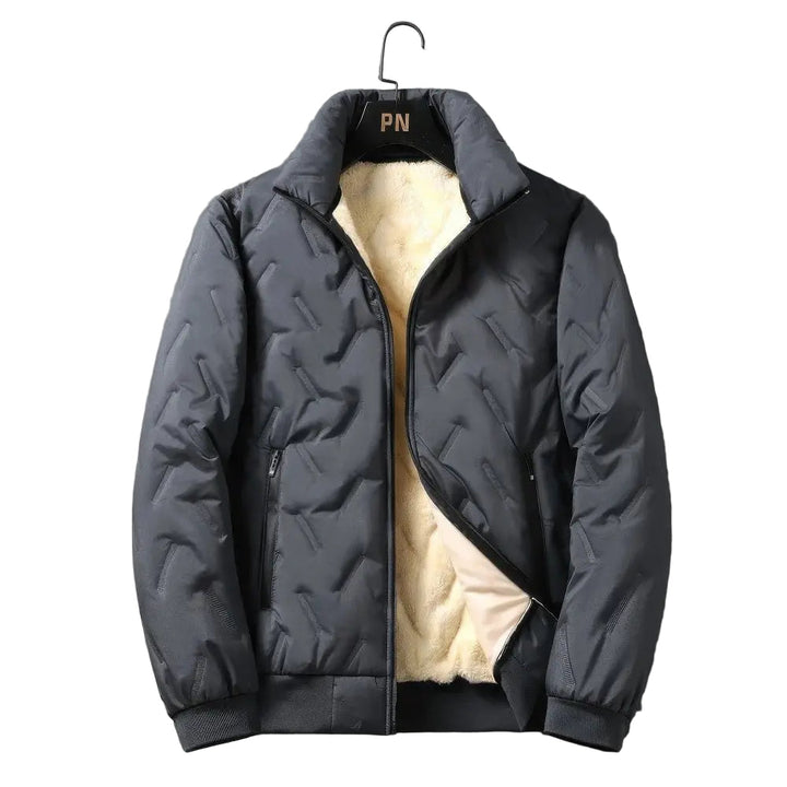 Zimný kabát vyrobený z jahňacej vlny