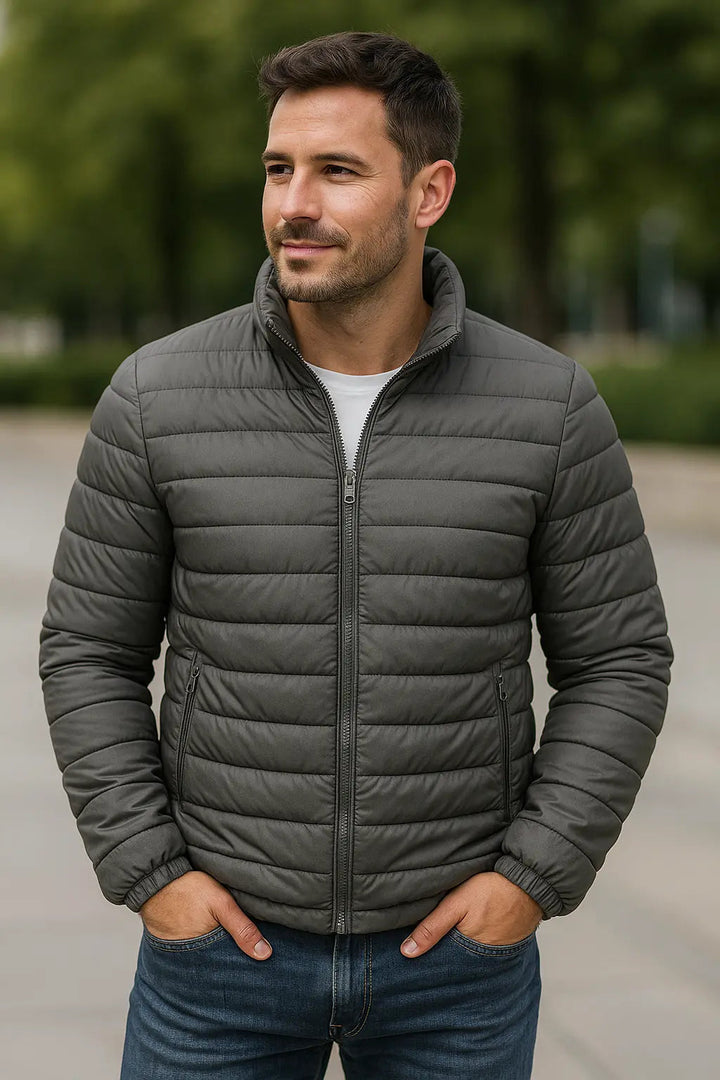 Teplá prešívaná bunda s golierom