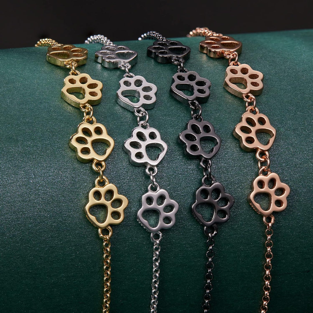 Nastaviteľný náramok so striebornou stopou labky