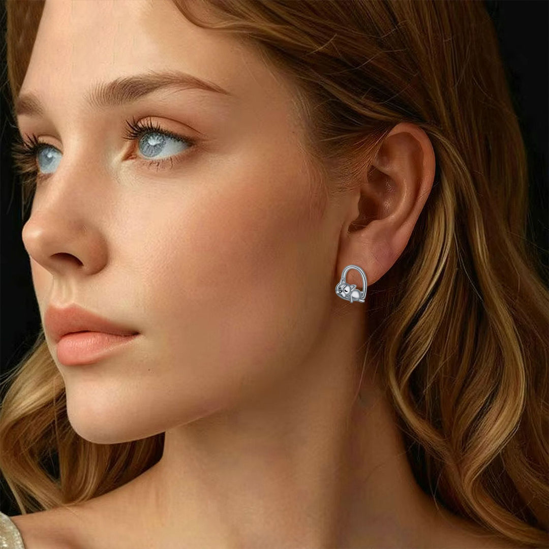 Náušnice z sterlingového striebra s motívom spiaceho šteniatka