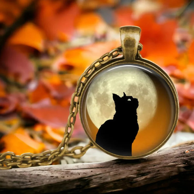 Sklenený prívesok na náhrdelníku s lesným duchom zvieraťa