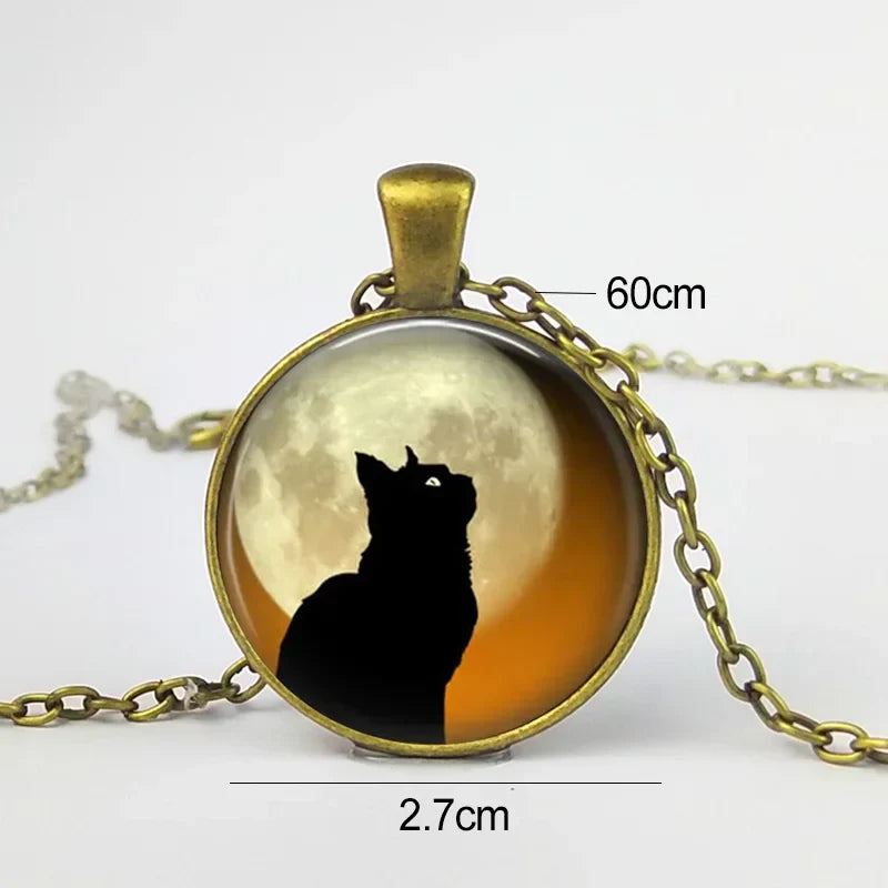 Sklenený prívesok na náhrdelníku s lesným duchom zvieraťa