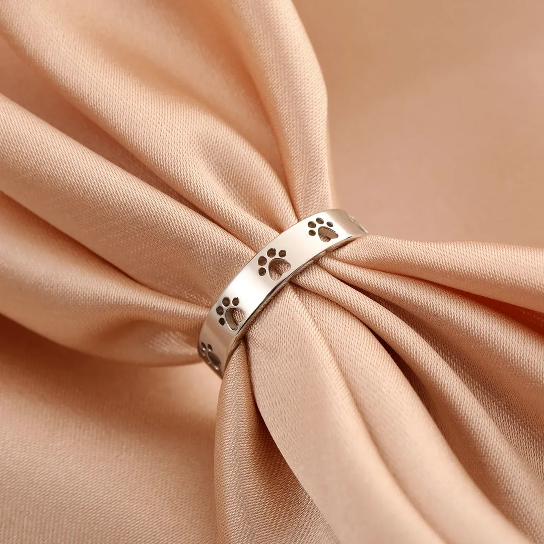 Prsteň so stopou zvieraťa z nehrdzavejúcej ocele v zlatej farbe