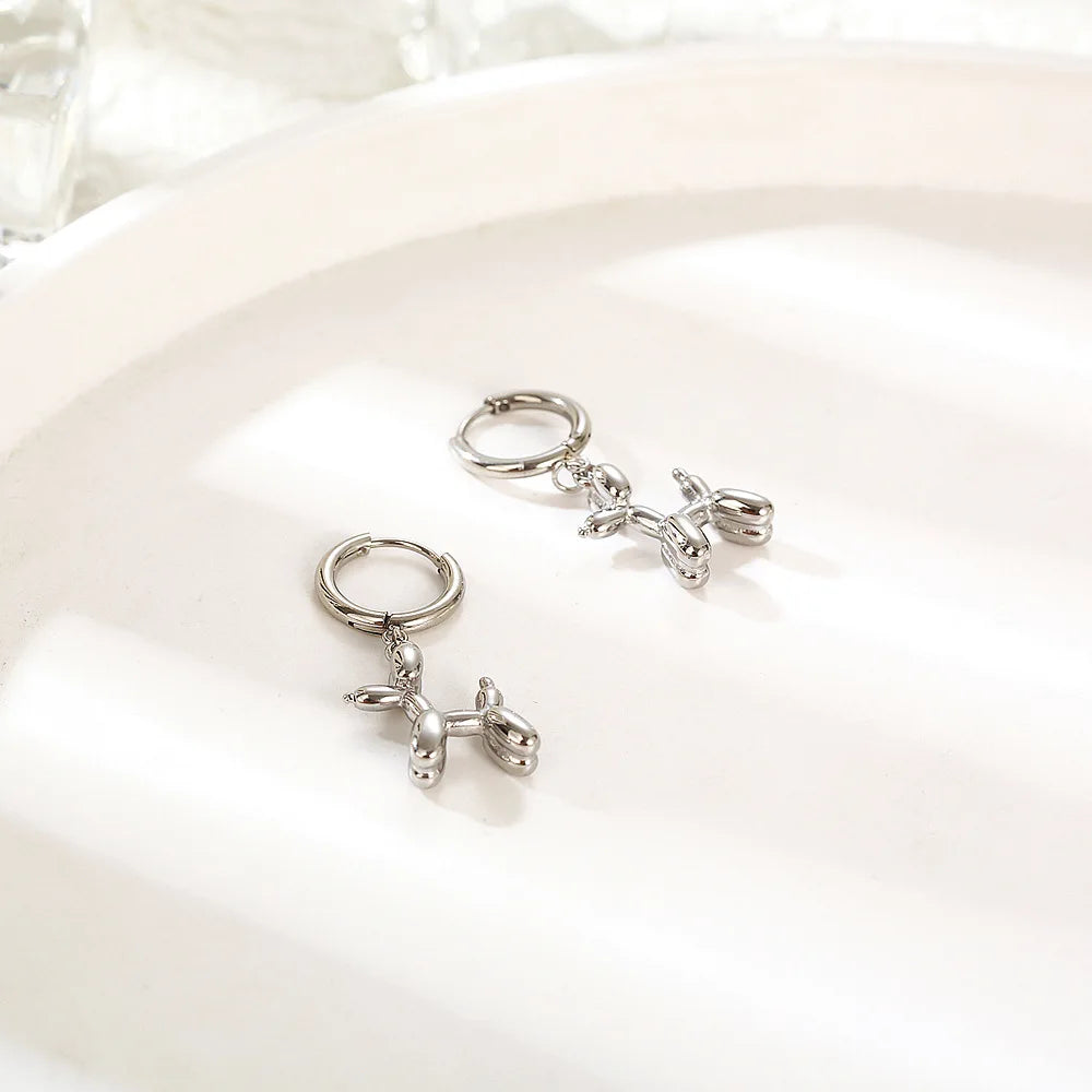 Mini psík balónik zlaté huggie náušnice