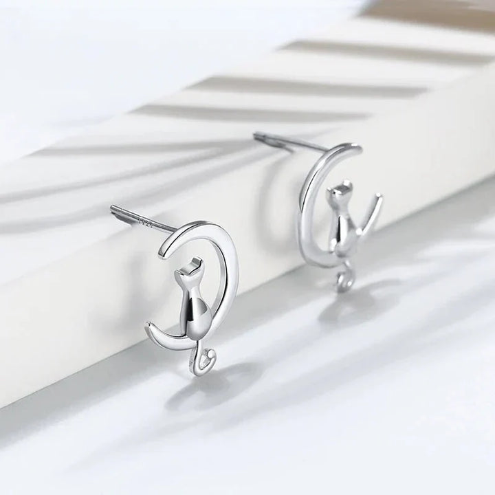 Náušnice z striebra so striebornými mačkami od Moon & Cat