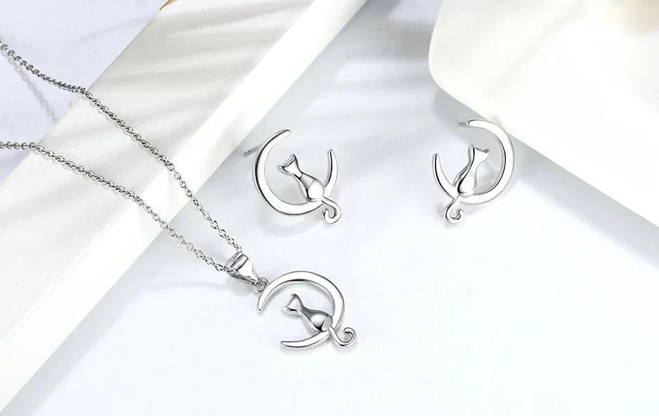 Náušnice z striebra so striebornými mačkami od Moon & Cat