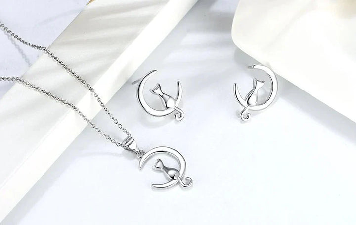 Náušnice z striebra so striebornými mačkami od Moon & Cat